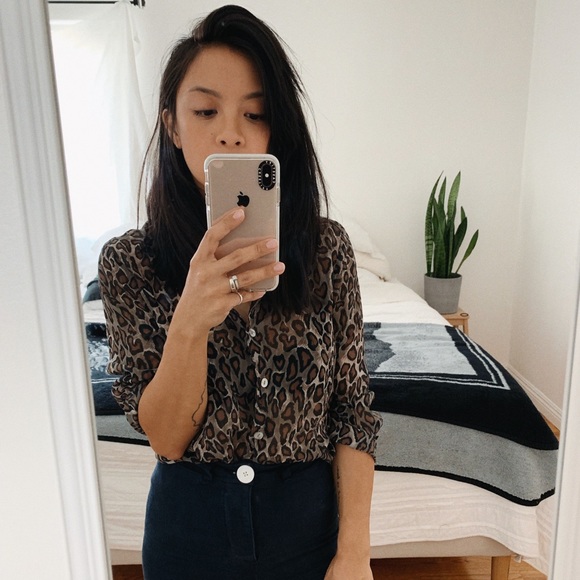 Meet Your Posher, Kristine - Picture 2 of 5